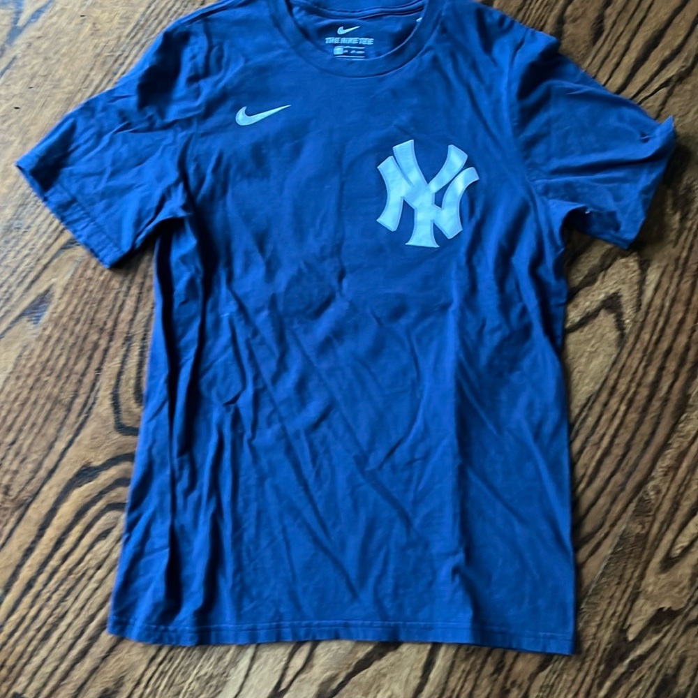 Yankees t-shirt